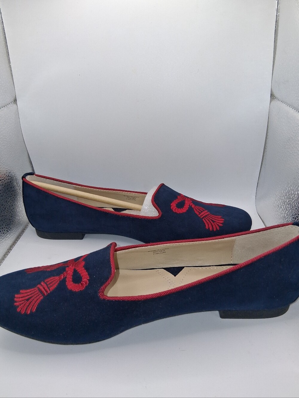 Brand new in box (NIB)! Beautiful Adrienne Vittadini navy blue velvet loafers - Picture 4 of 9
